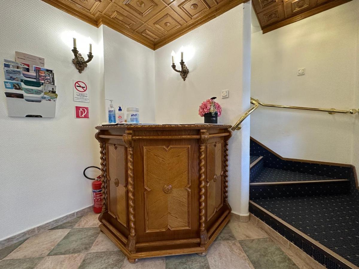 Ello Residence Veszprém Eksteriør billede